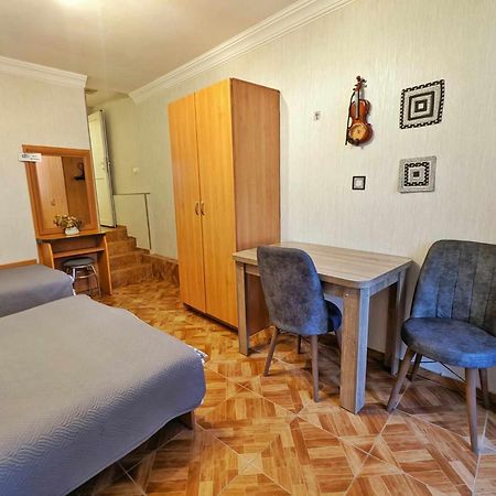 Paata'S Guesthouse Боржоми Экстерьер фото